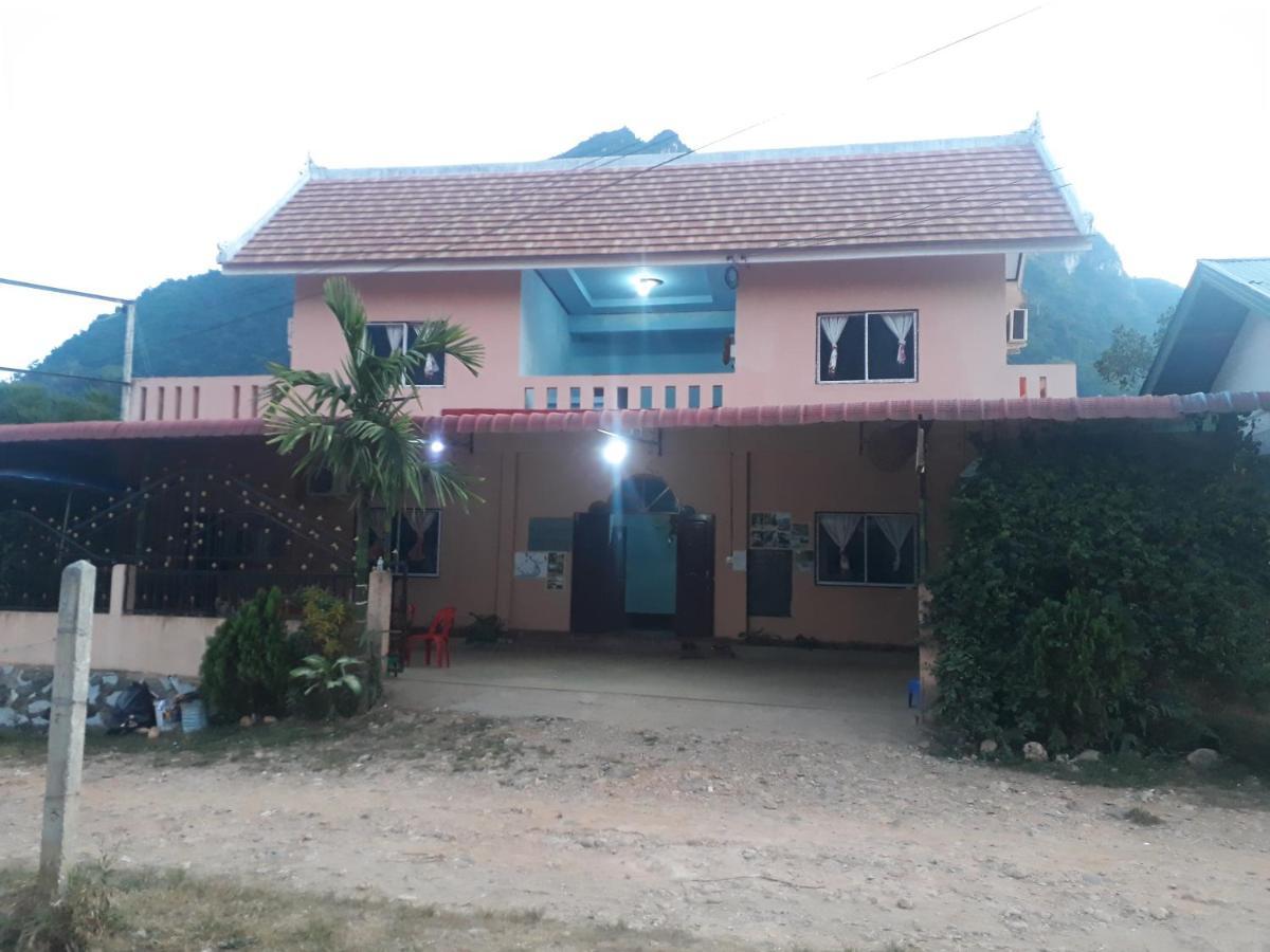 Lamorn Guesthouse Nong Khiaw Room photo