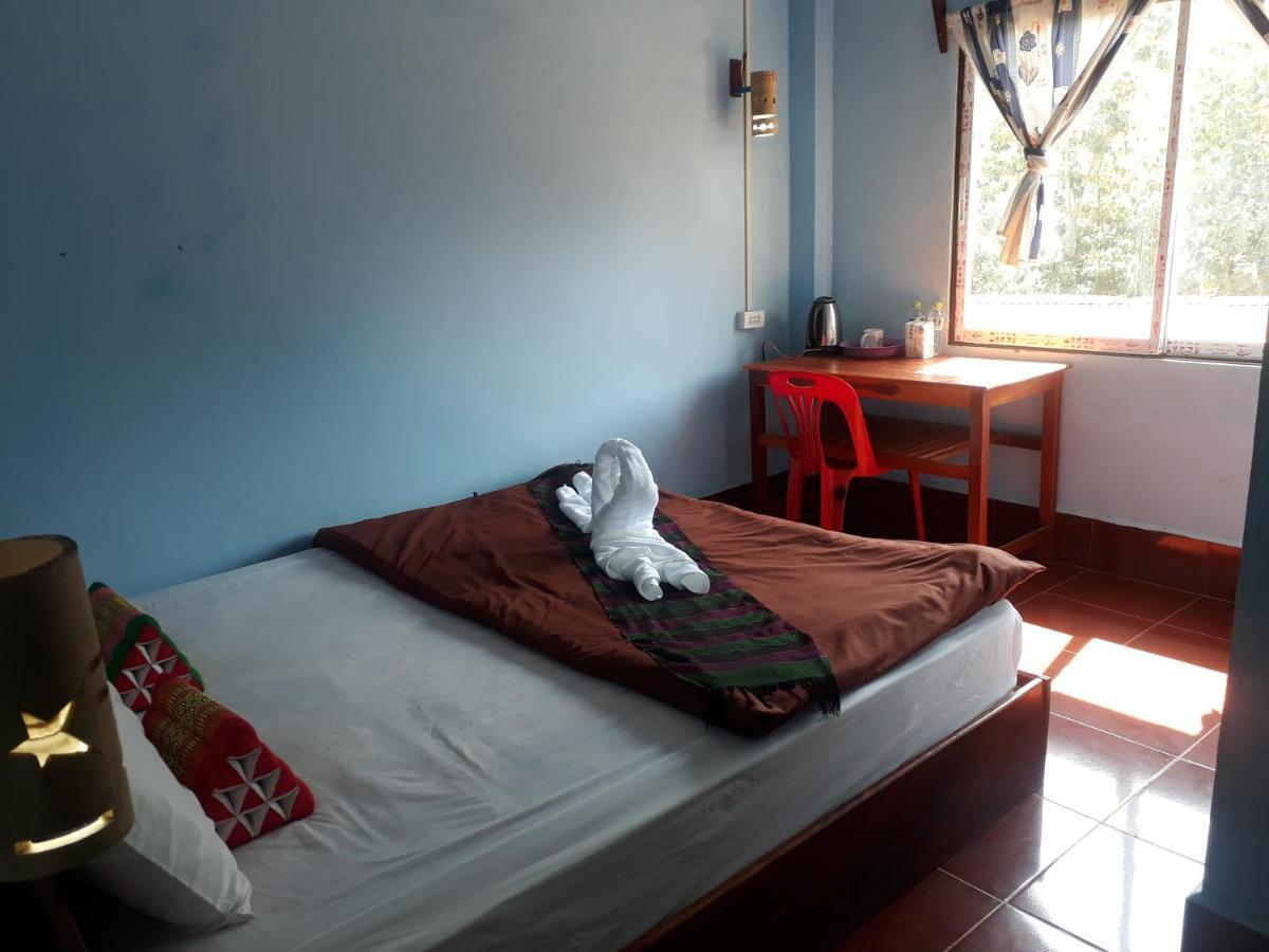 Lamorn Guesthouse Nong Khiaw Exterior photo