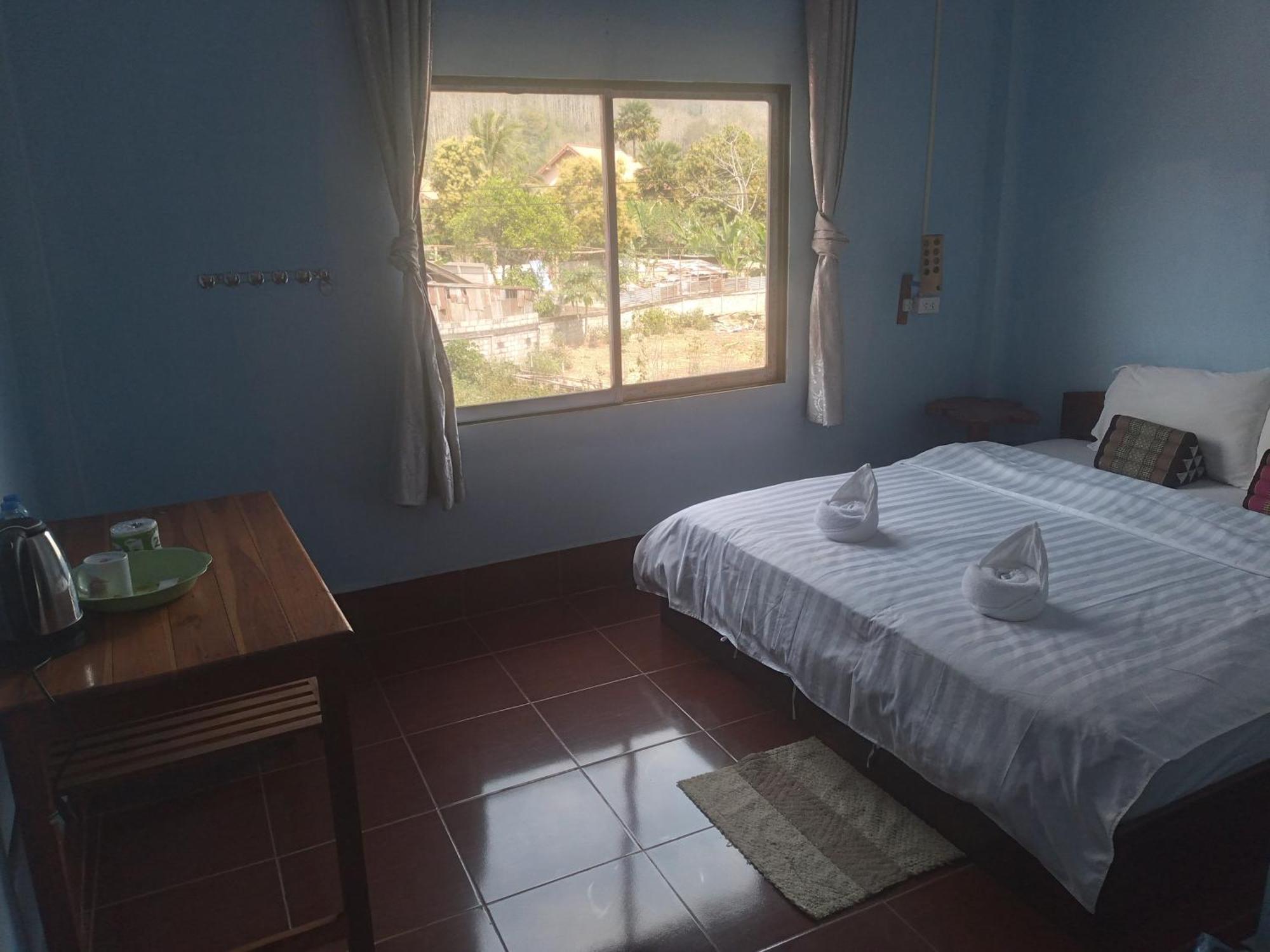 Lamorn Guesthouse Nong Khiaw Room photo