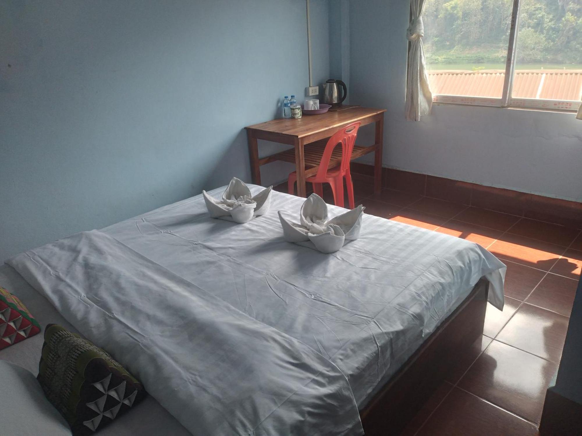 Lamorn Guesthouse Nong Khiaw Room photo